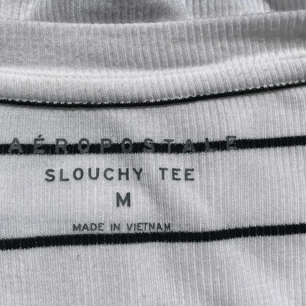 NWOT Slouchy Cropped Long Sleeve Tee - Picture 6 of 6